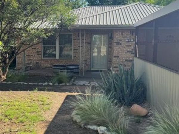 701 Avenue G SW, Childress, TX 79201