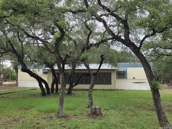 115 TIMBERLINE DR, Bandera, TX 78003