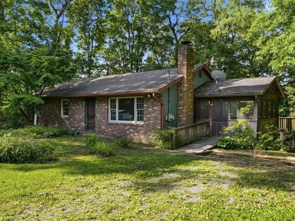 256 Ridge Rd, Zelienople, PA 16063