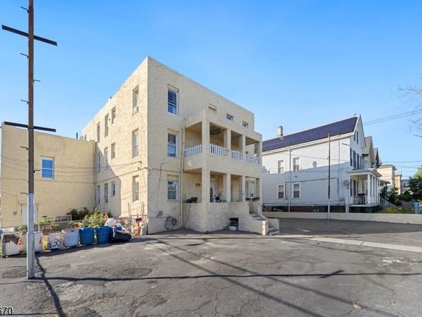 136 Park Pl, Elizabeth, NJ 07206