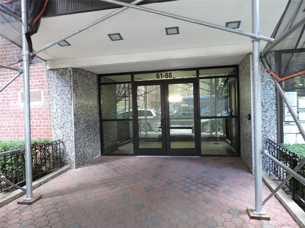 61-88 Dry Harbor Road , Unit 1E, Middle Village, NY 11379