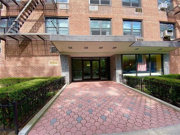 61-88 Dry Harbor Road , Unit 1E, Middle Village, NY 11379