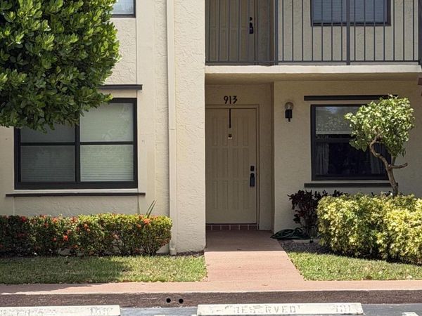 7879 Willow Spring Circle, Unit 913, Lake Worth, FL 33467