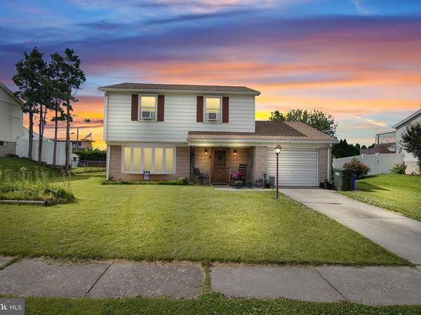927 MARBROOK LANE, YORK, PA 17404