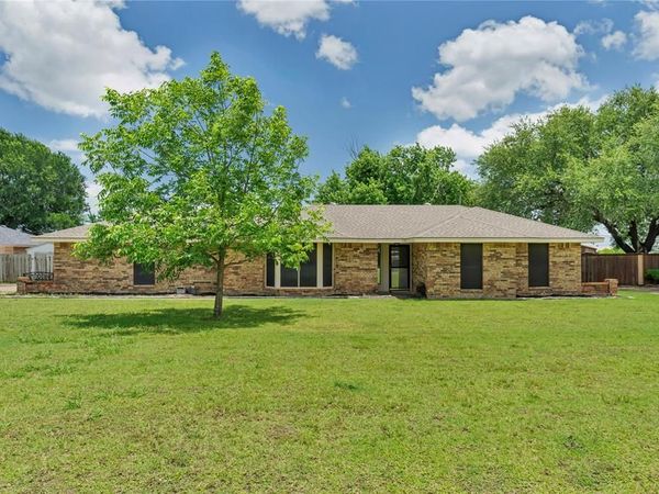 108 Prairie Creek Road , Red Oak, TX 75154