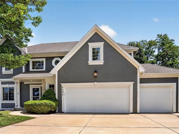 6695 NW Nevada Avenue, Parkville, MO 64152