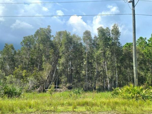 2650 Meadow RD , Lehigh Acres, FL 33974