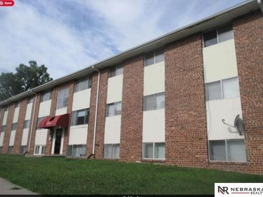 2206 S 8 Street, Omaha, NE 68108