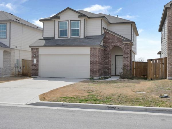 217 BRONCO BILLY DR, Jarrell, TX 76537