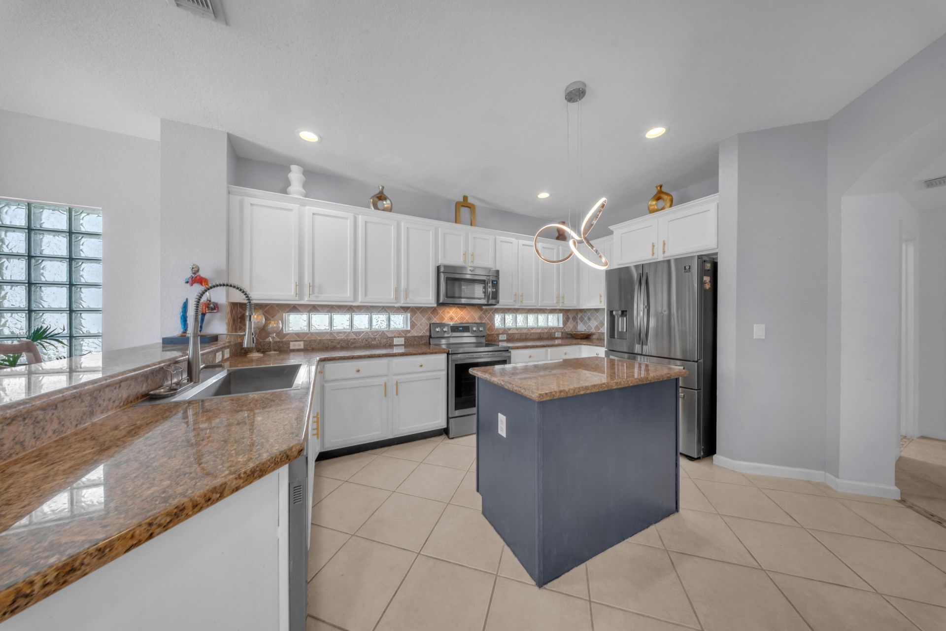 726 Gazetta Way, West Palm Beach, FL 33413 Photo