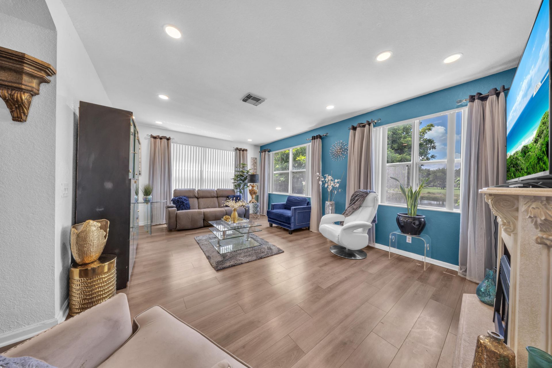 726 Gazetta Way, West Palm Beach, FL 33413 Photo