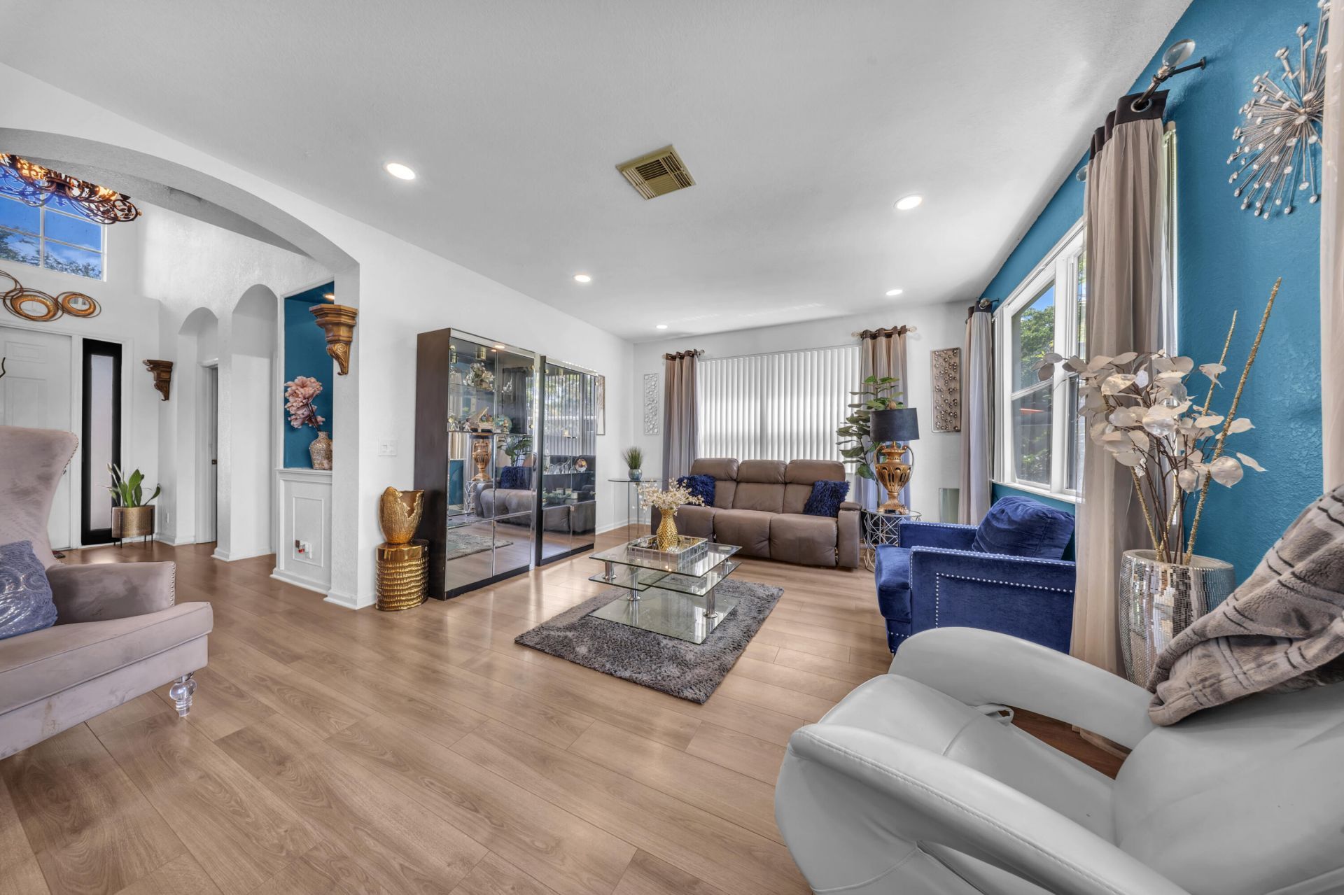 726 Gazetta Way, West Palm Beach, FL 33413 Photo