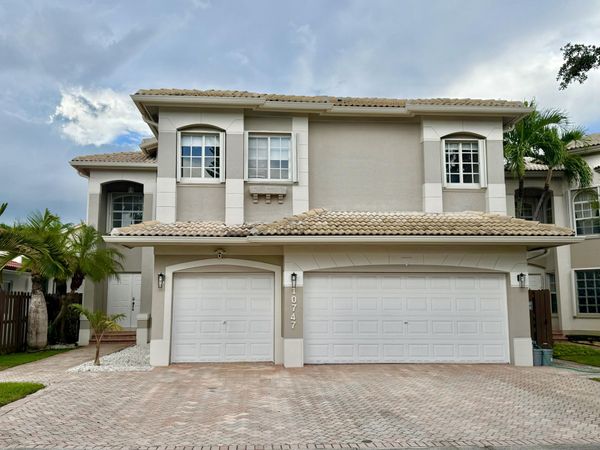 10747 NW 70th Terrace, Doral, FL 33178