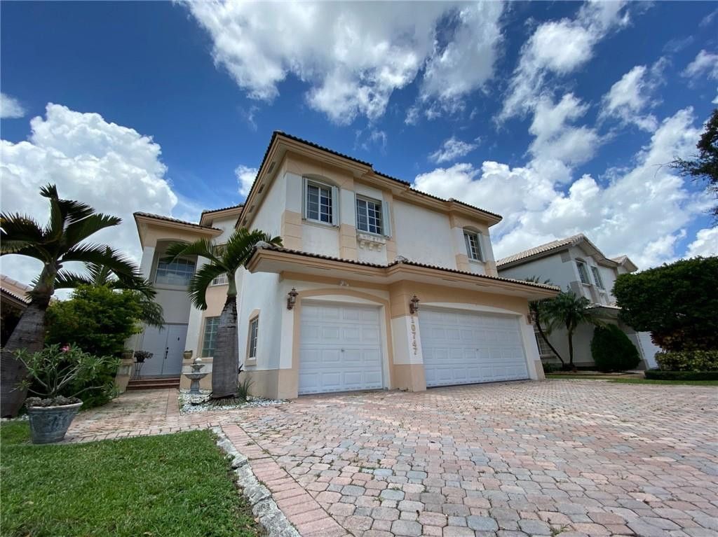 10747 NW 70th Terrace, Doral, FL 33178 Photo