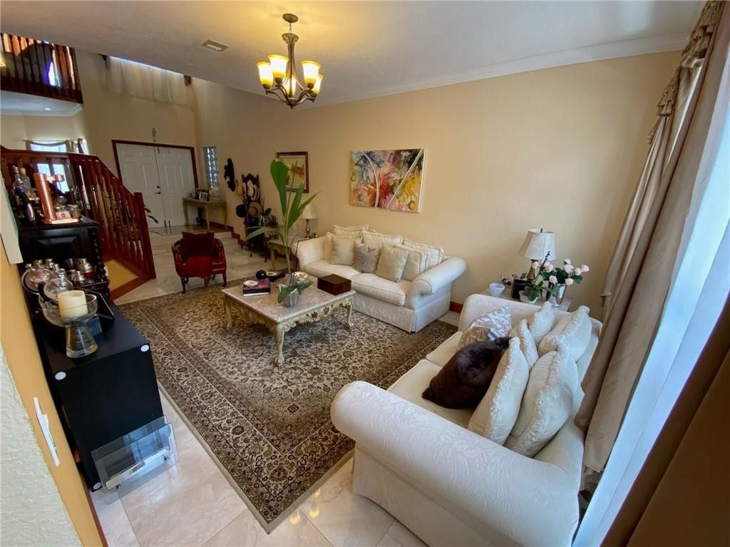 10747 NW 70th Terrace, Doral, FL 33178 Photo