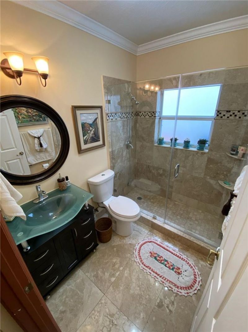 10747 NW 70th Terrace, Doral, FL 33178 Photo