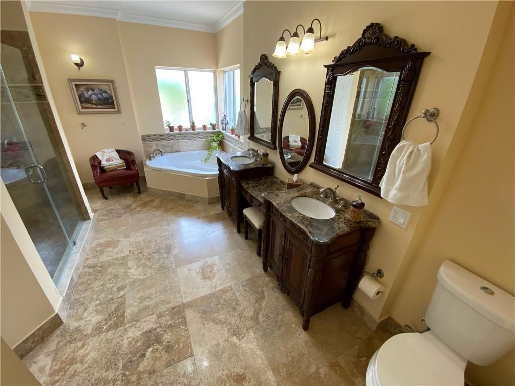 10747 NW 70th Terrace, Doral, FL 33178 Photo