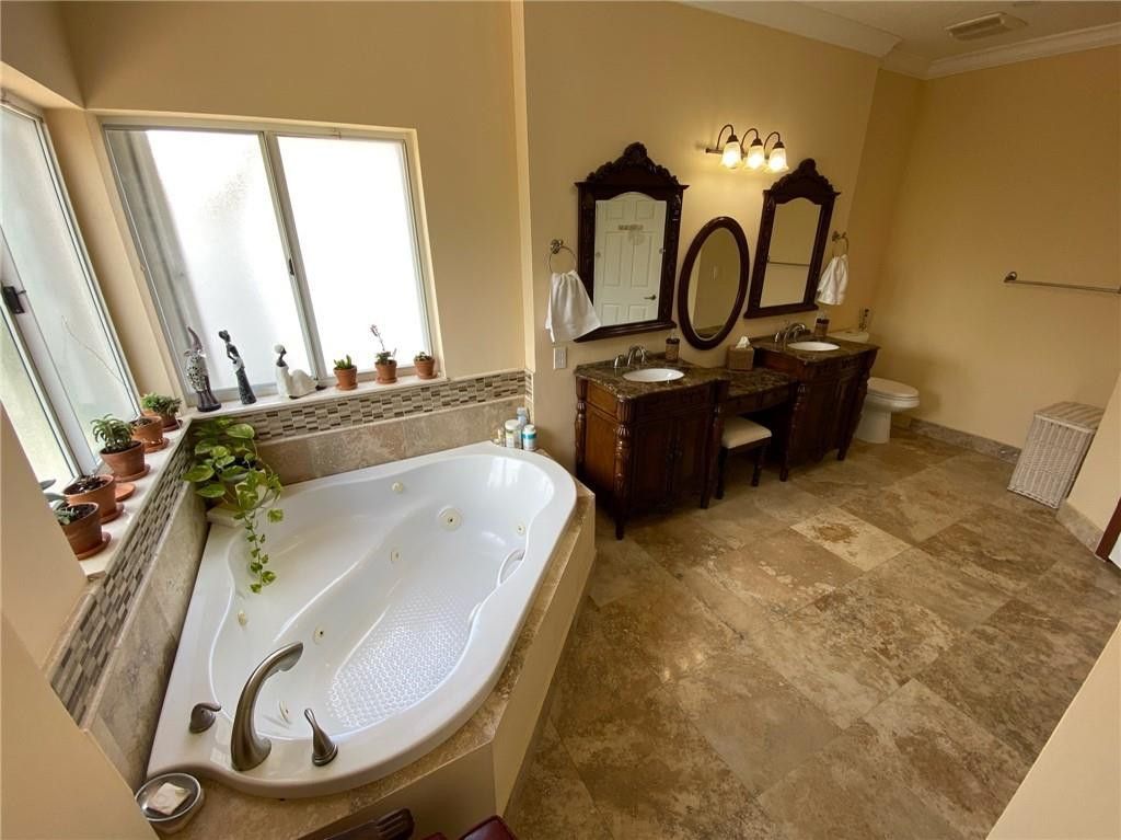10747 NW 70th Terrace, Doral, FL 33178 Photo