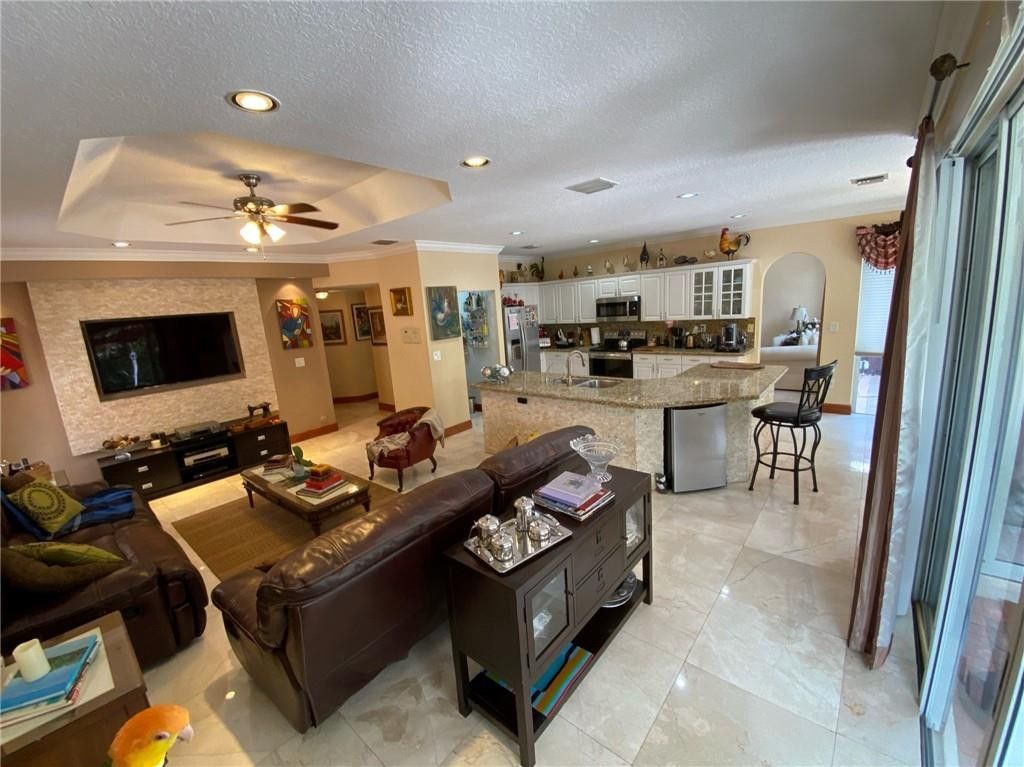 10747 NW 70th Terrace, Doral, FL 33178 Photo