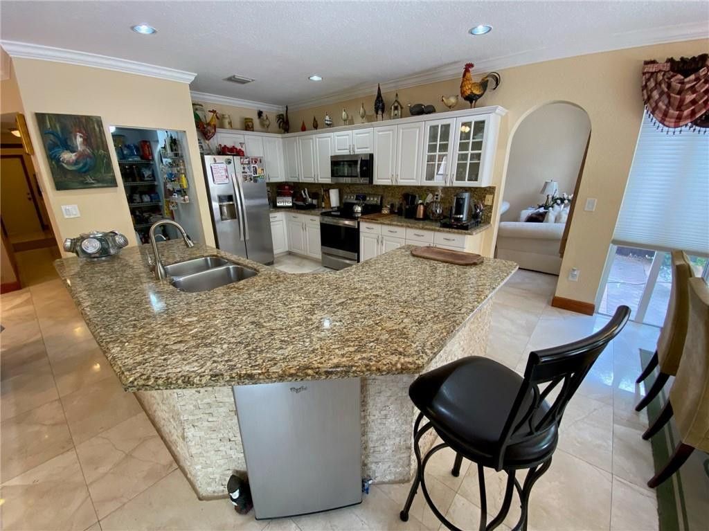 10747 NW 70th Terrace, Doral, FL 33178 Photo