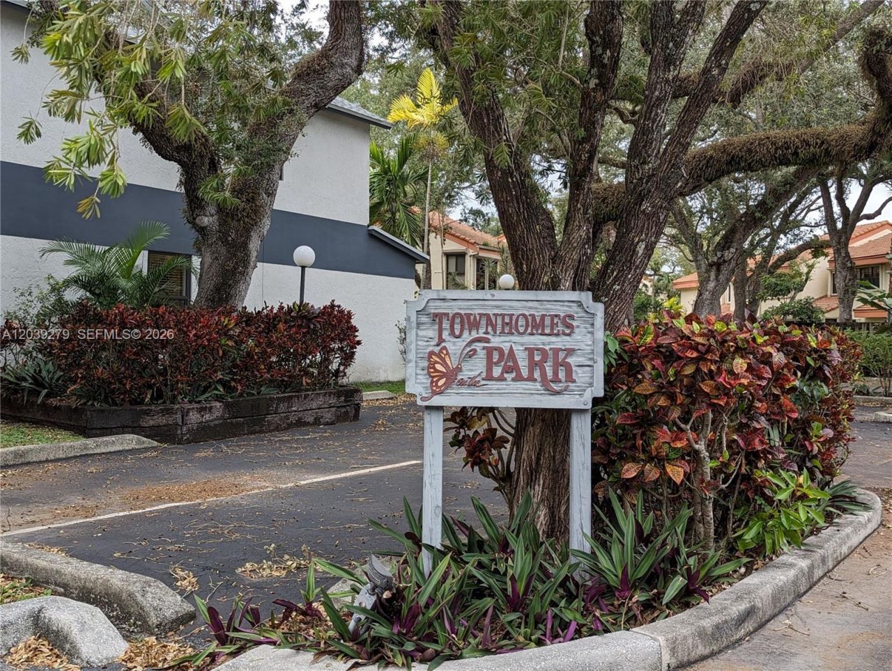 3446 Oak Dr , Hollywood, FL 33021 Photo