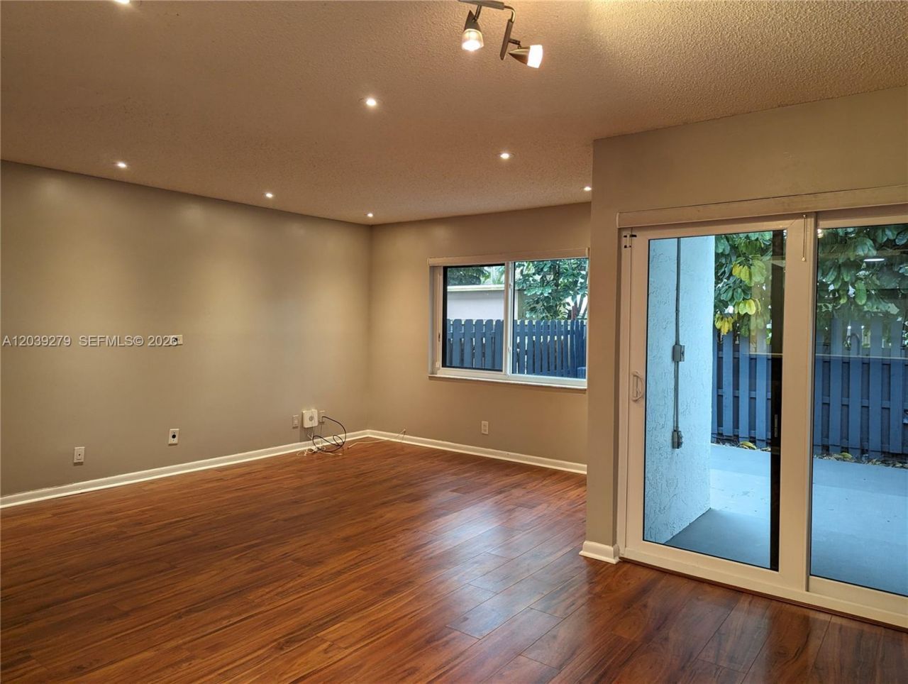 3446 Oak Dr , Hollywood, FL 33021 Photo