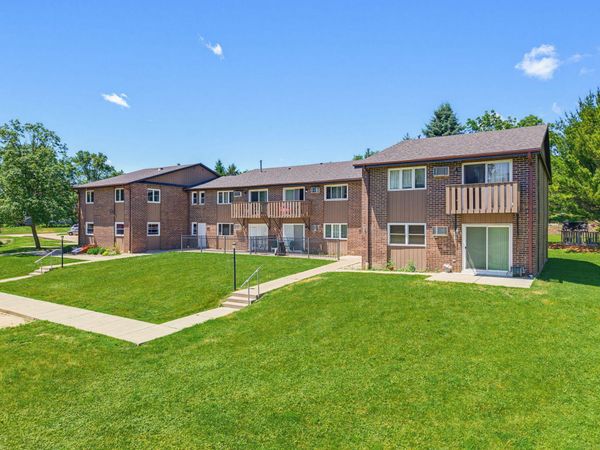 420 Racine St, Unit 103, Waterford, WI 53185