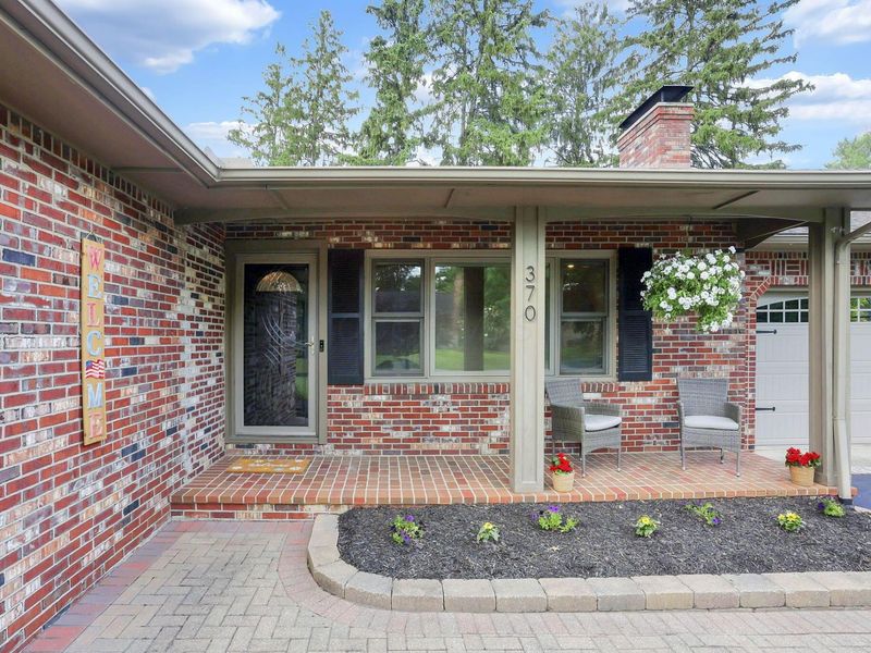 370 Heather Lane, Powell, OH 43065 Photo 2