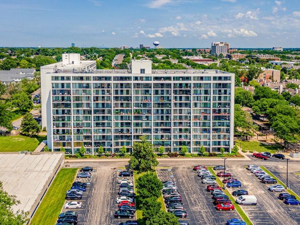 2005 S Finley Road , Unit 704, Lombard, IL 60148