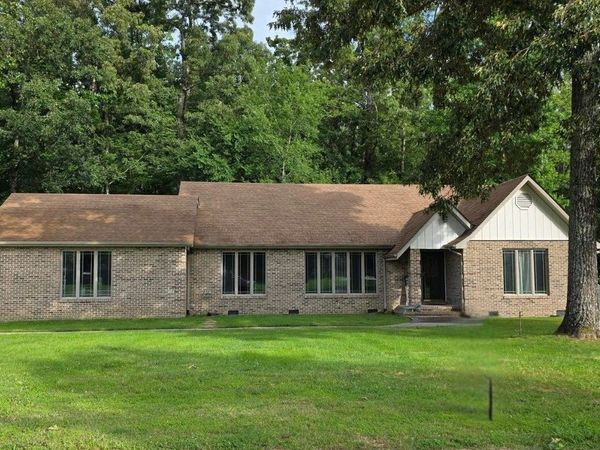 203 Woodson Dr, Tullahoma, TN 37388