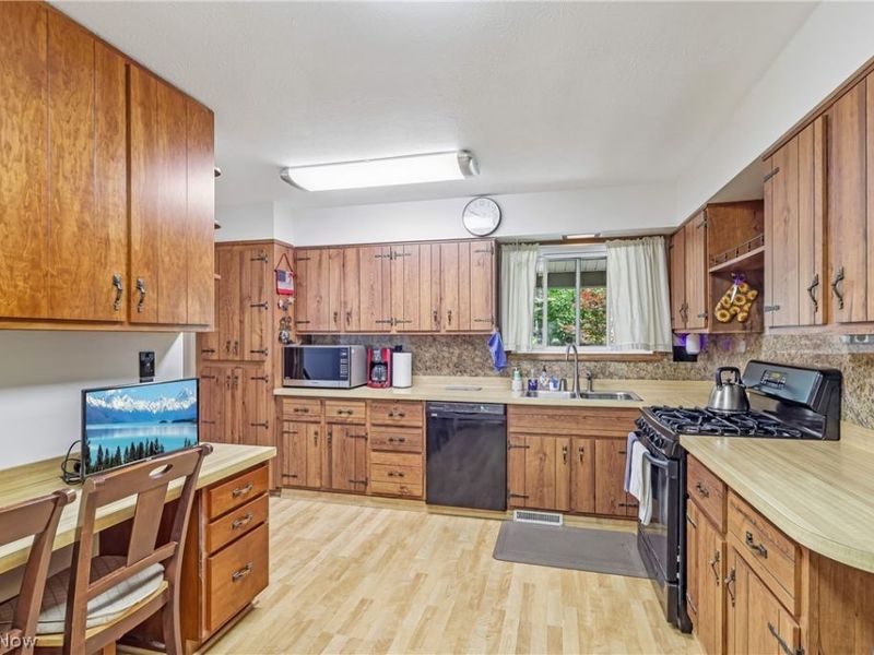 10249 Fairtree Drive, Strongsville, OH 44149 Photo 12