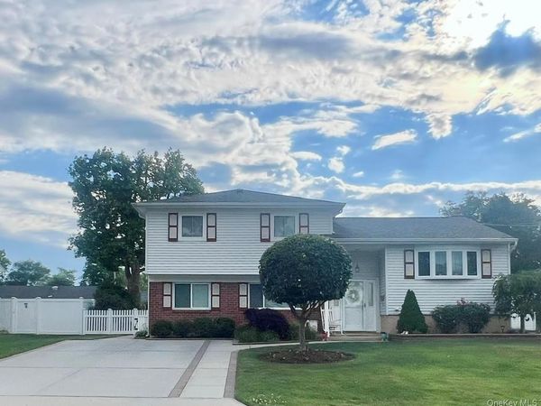 48 W 20th Street, Deer Park, NY 11729