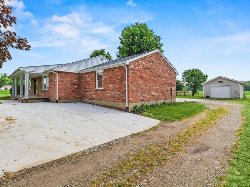 5773 Short Road, New Carlisle, OH 45344 Photo 5