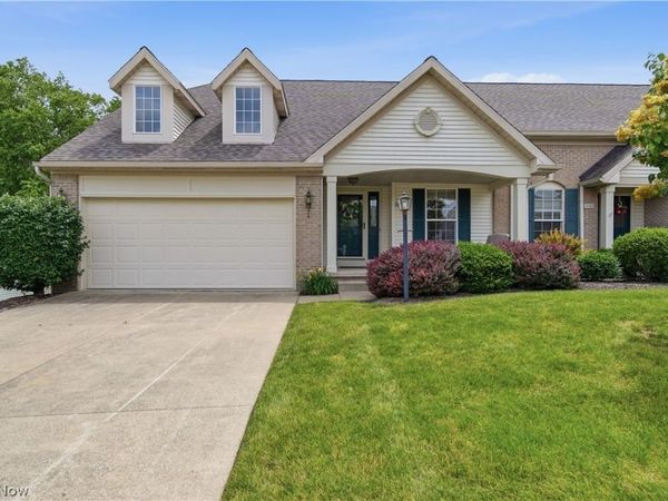 1652 Southpointe Circle NE, Canton, OH 44714