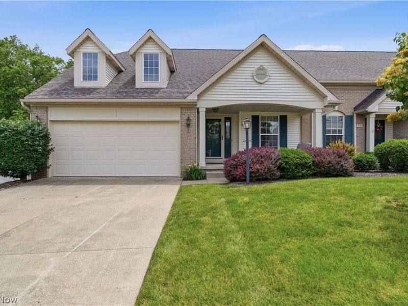 1652 Southpointe Circle NE, Canton, OH 44714 Photo 1