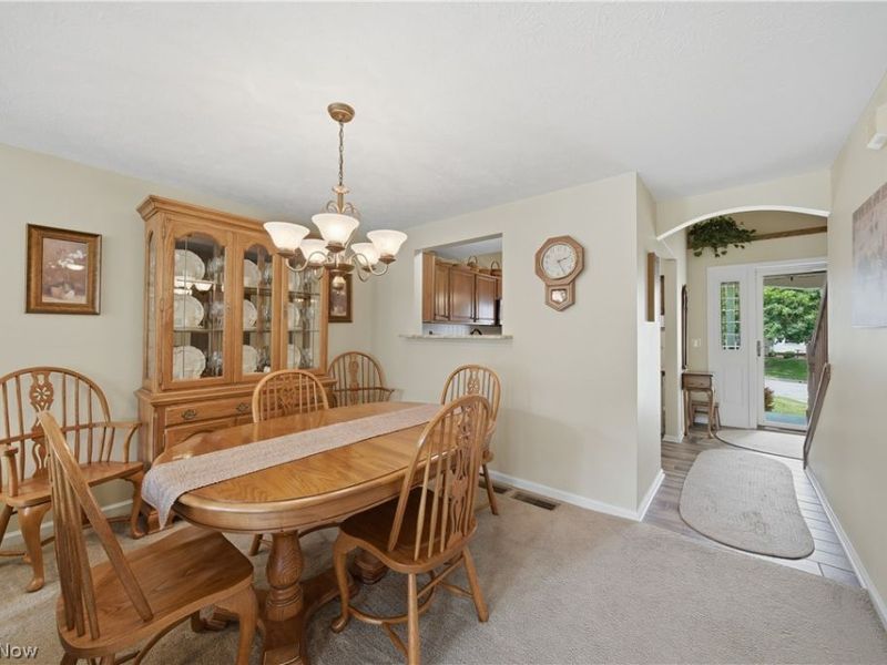 1652 Southpointe Circle NE, Canton, OH 44714 Photo 12