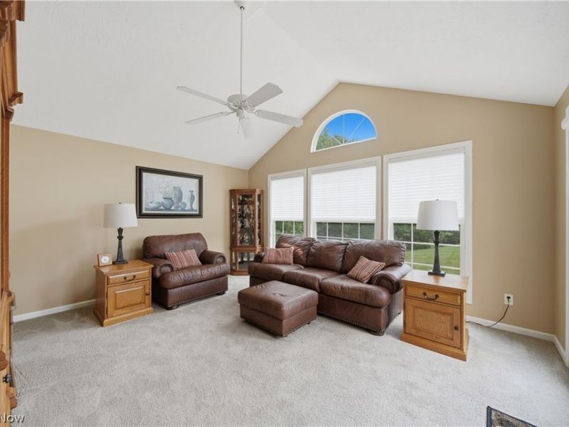 1652 Southpointe Circle NE, Canton, OH 44714 Photo 17