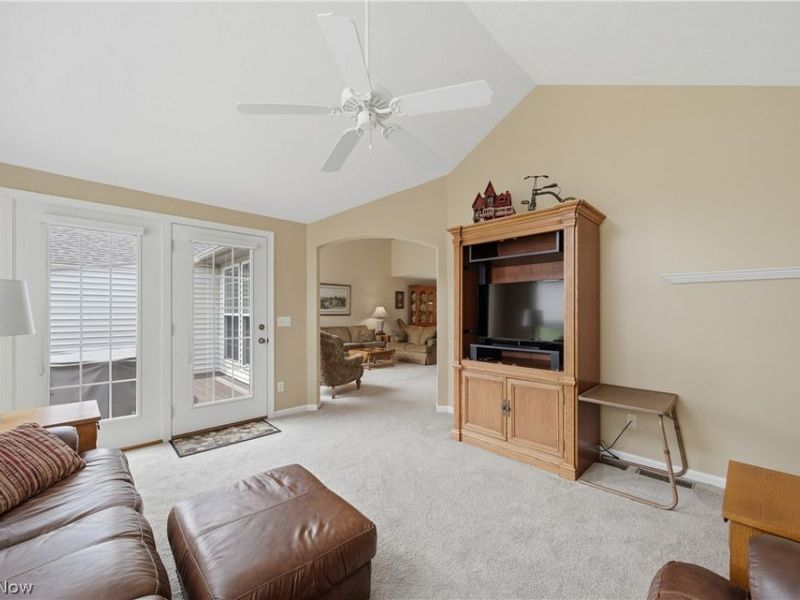 1652 Southpointe Circle NE, Canton, OH 44714 Photo 19