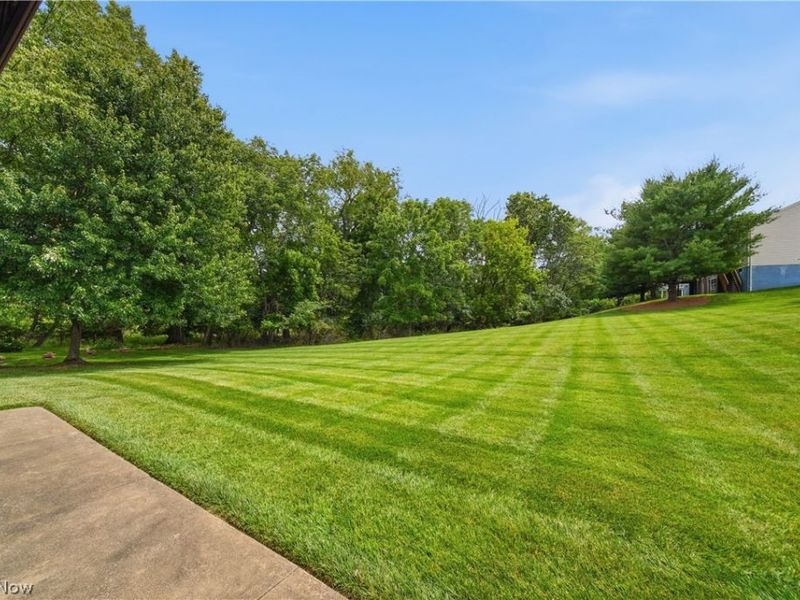 1652 Southpointe Circle NE, Canton, OH 44714 Photo 36