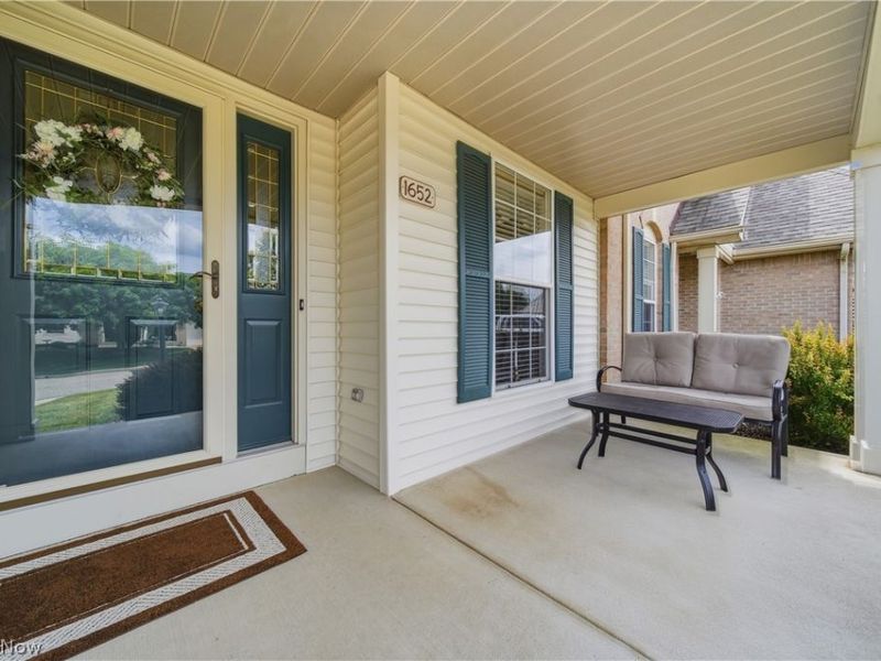 1652 Southpointe Circle NE, Canton, OH 44714 Photo 5