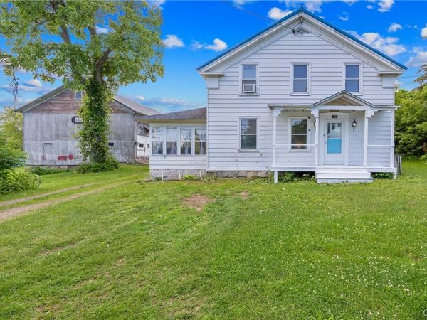 5565 State Route 104 , Oswego, NY 13126
