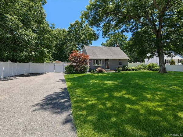 348 Furrows Road , Holbrook, NY 11741