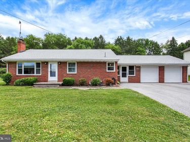 1803 DUBS CHURCH ROAD , HANOVER, PA 17331