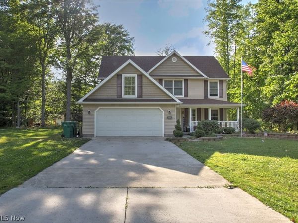 2157 Flame Lake Drive , Roaming Shores, OH 44084