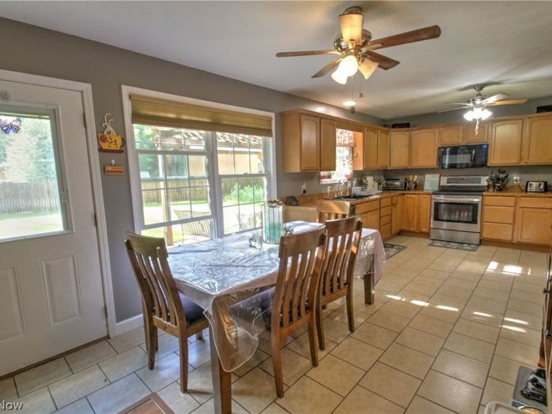 2157 Flame Lake Drive, Roaming Shores, OH 44084 Photo 10