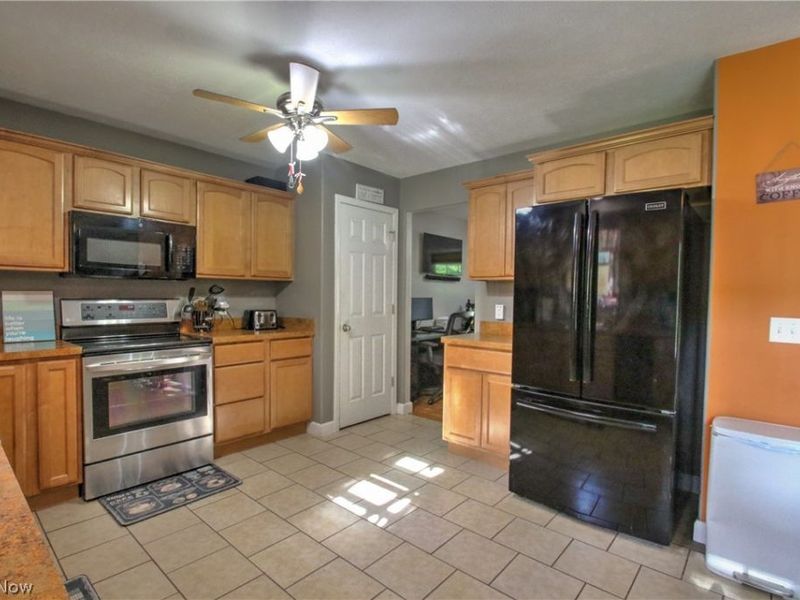 2157 Flame Lake Drive, Roaming Shores, OH 44084 Photo 13