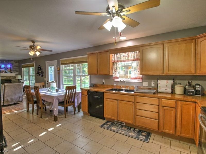 2157 Flame Lake Drive, Roaming Shores, OH 44084 Photo 14