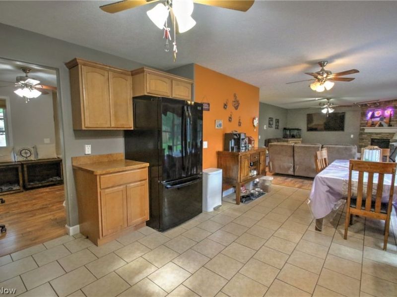 2157 Flame Lake Drive, Roaming Shores, OH 44084 Photo 15
