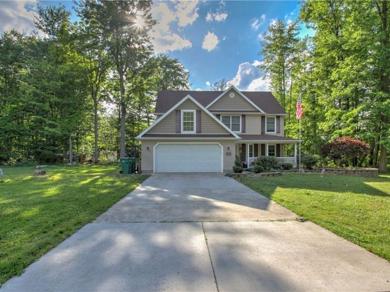 2157 Flame Lake Drive, Roaming Shores, OH 44084 Photo 3