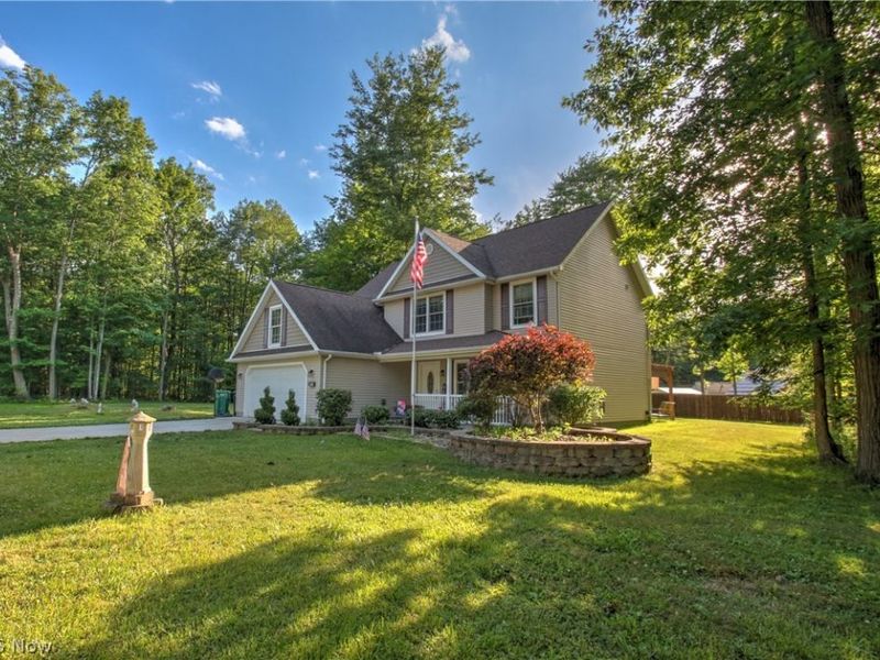 2157 Flame Lake Drive, Roaming Shores, OH 44084 Photo 5